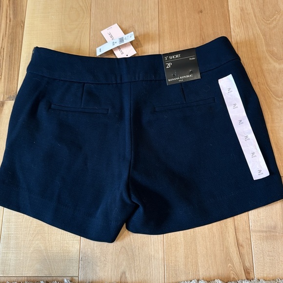 Navy Banana Republic Shorts size 2P - Picture 2 of 3